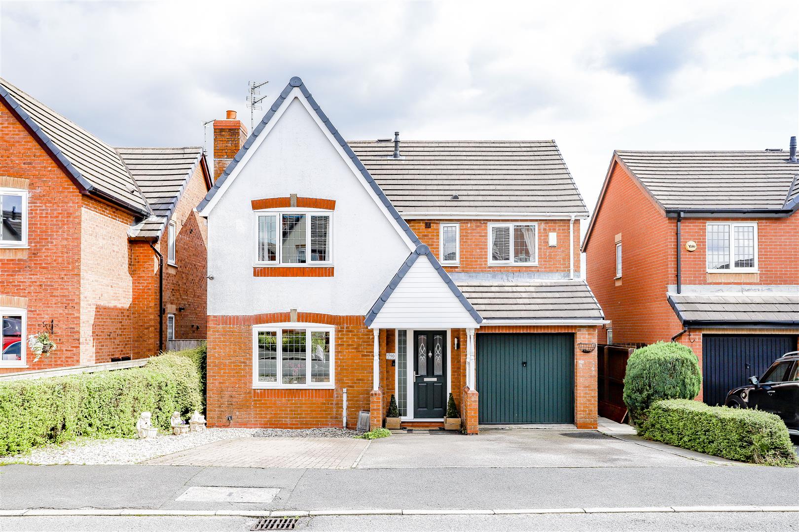4 Bed Detached House For Sale - Main Image